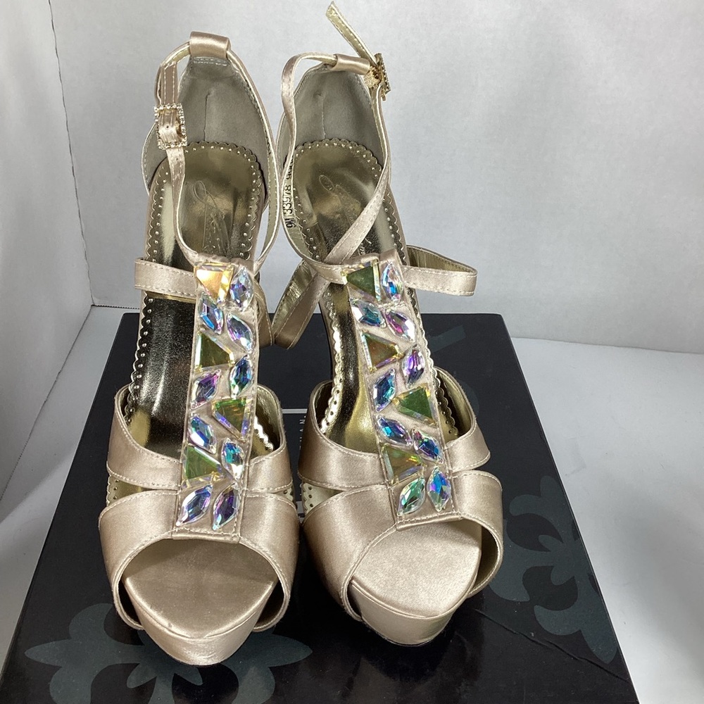 Johnathan Kayne satin pageant prom stoned heels. 4 “ heel sz 9M